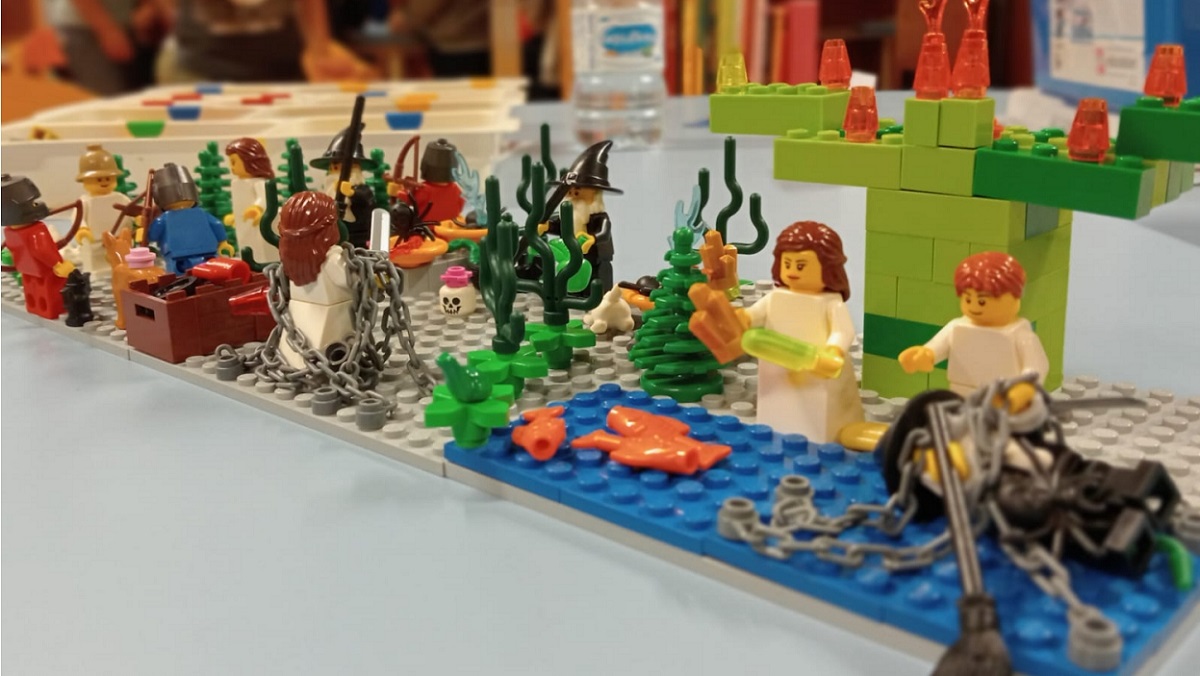 Creació d'històries i contes amb peces de LEGO