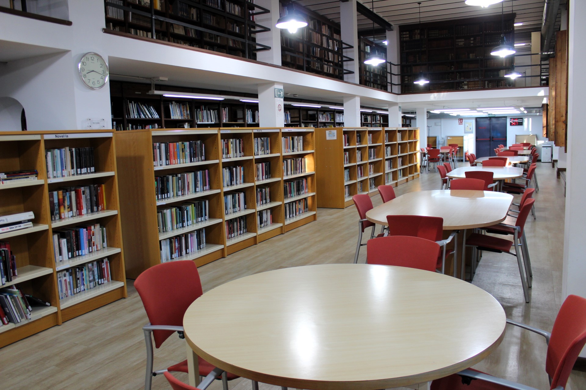 Sala de lectura de la BCA