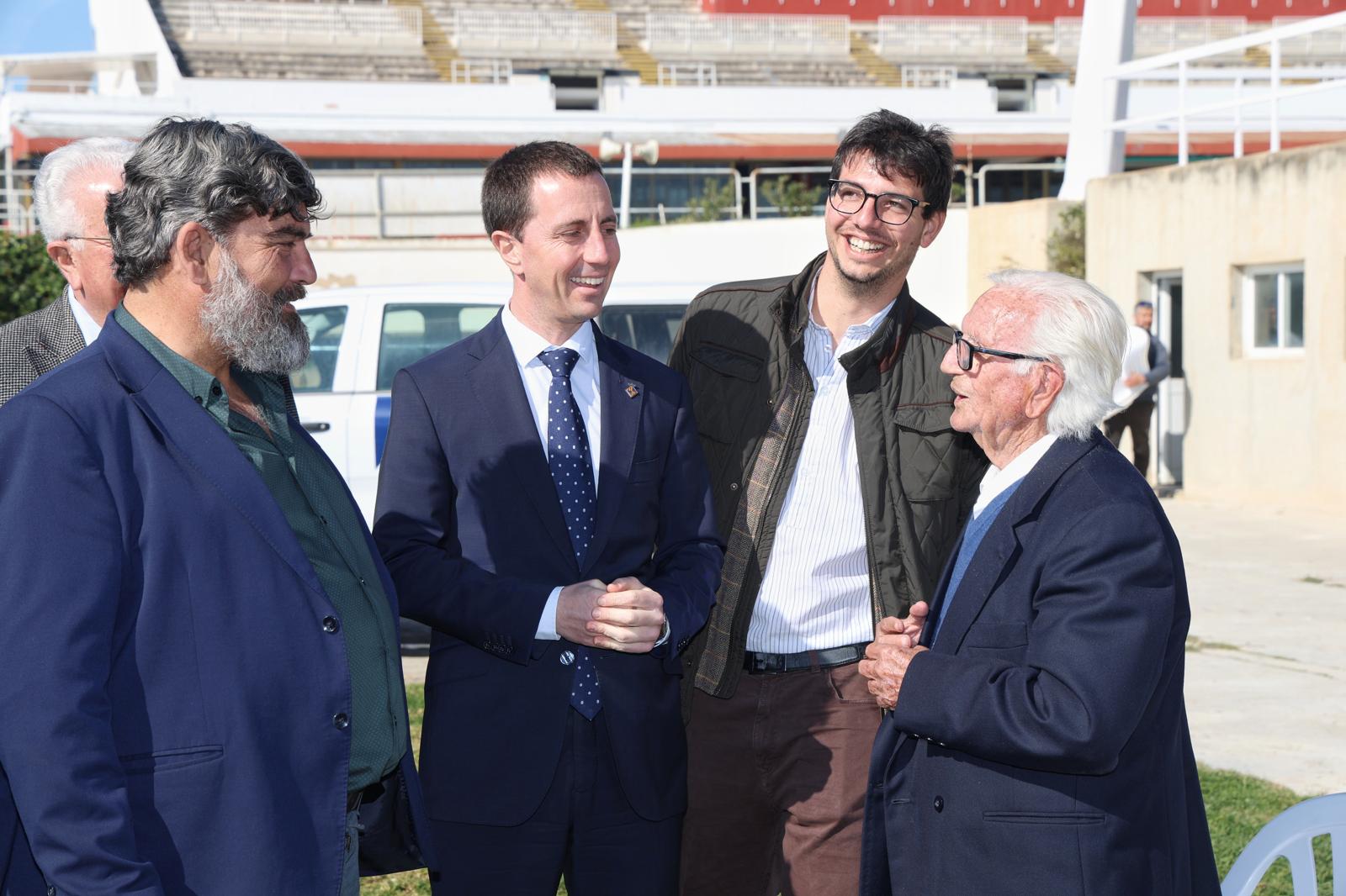 El presidente del Consell de Mallorca, Llorenç Galmés, y el consejero de Medio Ambiente, Medio Rural y Deportes, Pedro Bestard, en la presentación de la Feria de la caza y el mundo rural.