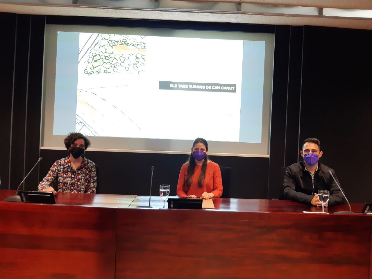 (De izquierda a derecha) Mª Lluc Salas, ingeniera agrónoma, Aurora Ribot, vicepresidenta y consellera de Sostenibilitat i Medi Ambient, y Juan Carrasco, director insular de Residus.