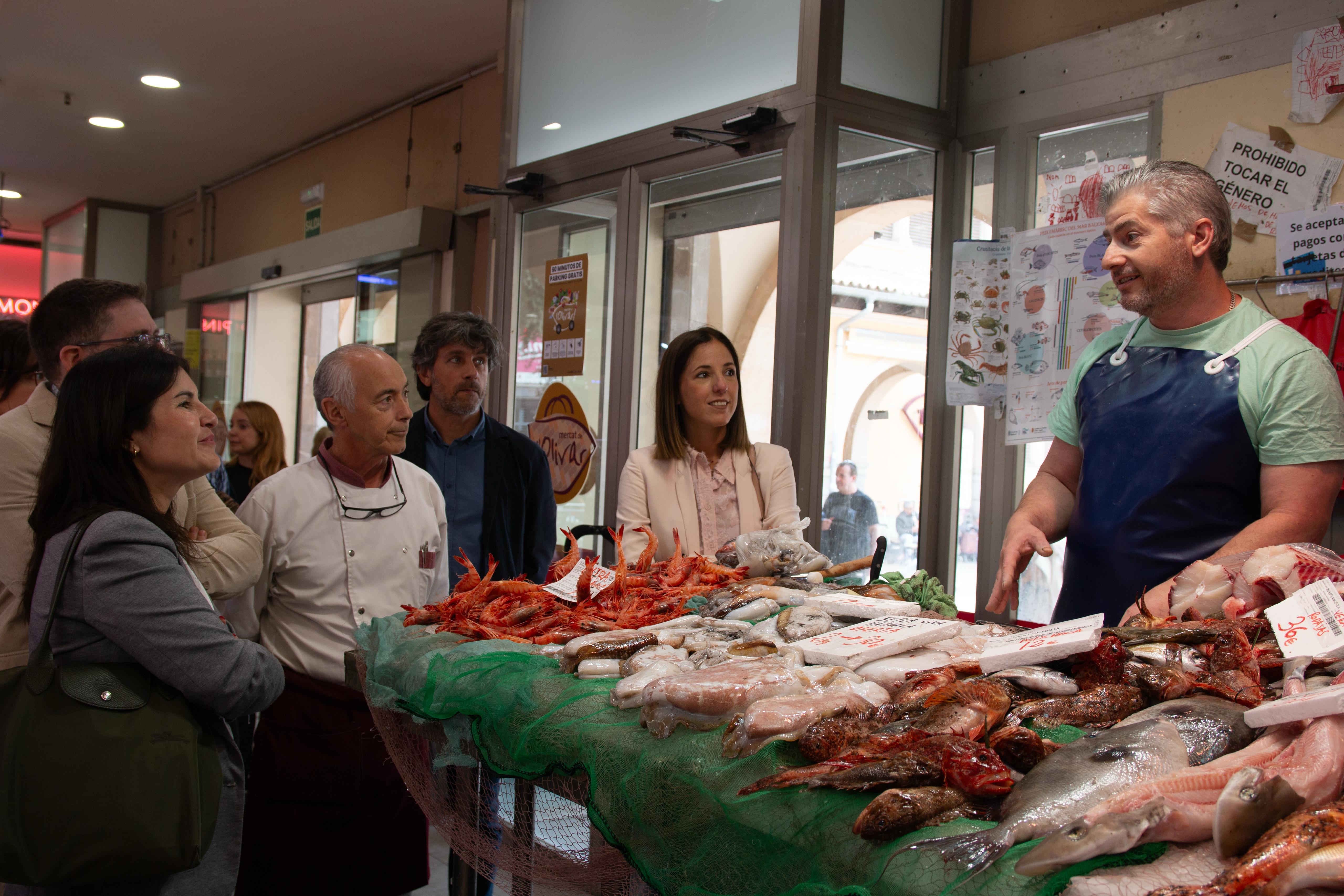 Imagen de la presentación de la campaña «Peixos i marisc de la mar balear» en el Mercat de l'Olivar