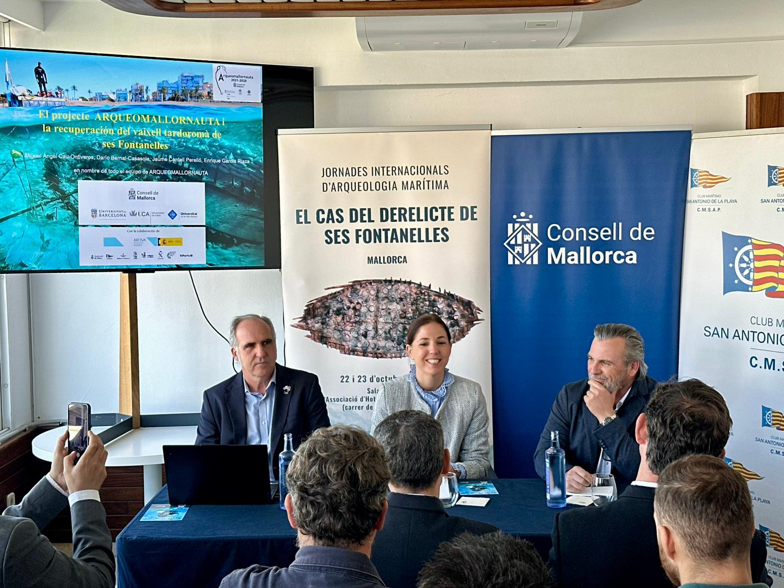 Reunión para informar sobre el inicio de los trabajos de la extracción del pecio de ses Fontanelles.