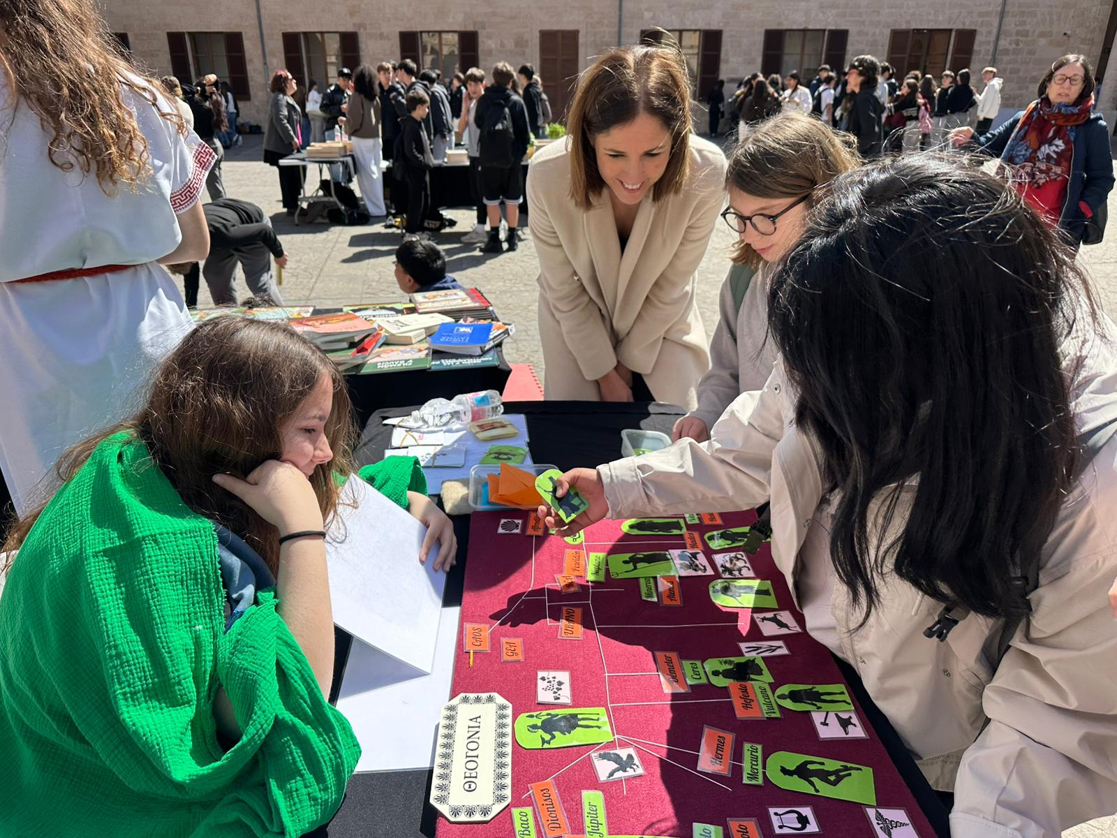 La vicepresidenta i consellera de Cultura i Patrimoni, Antònia Roca al Festival de Cultura Clàssica Maremagnum.
