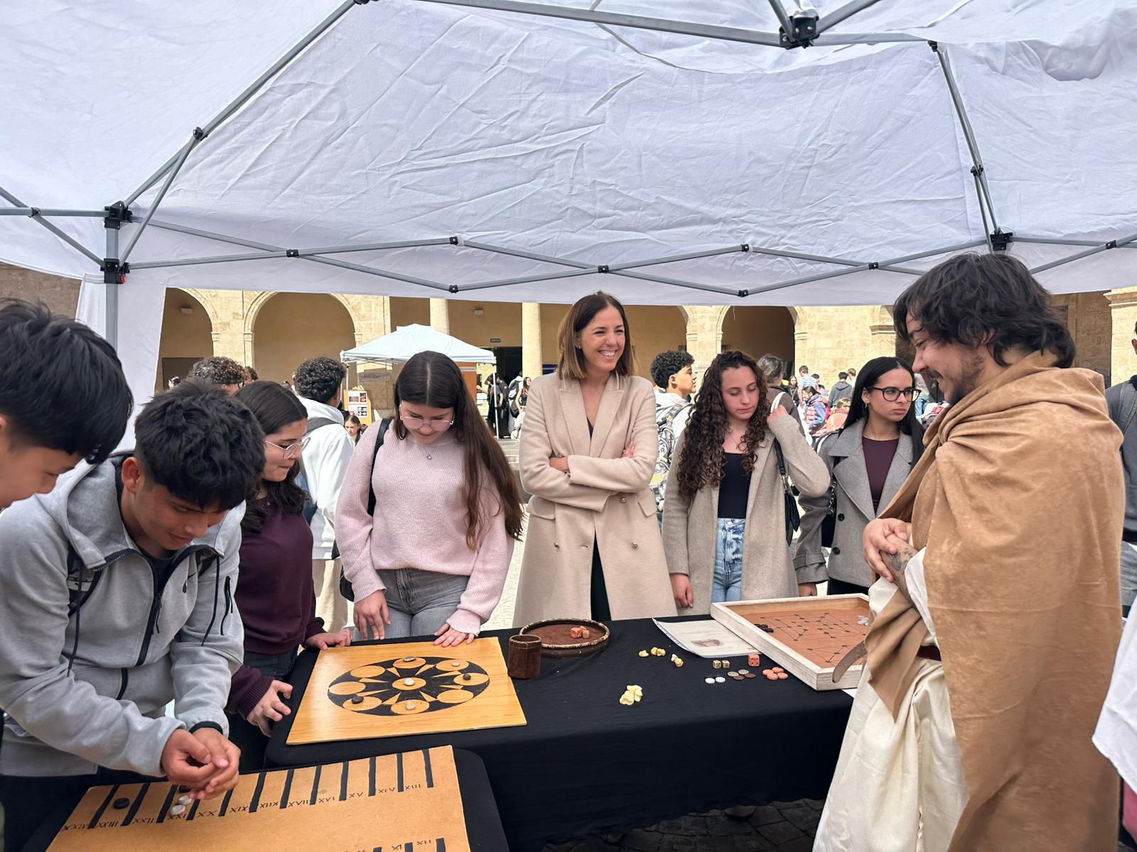 La vicepresidenta i consellera de Cultura i Patrimoni, Antònia Roca al Festival de Cultura Clàssica Maremagnum.