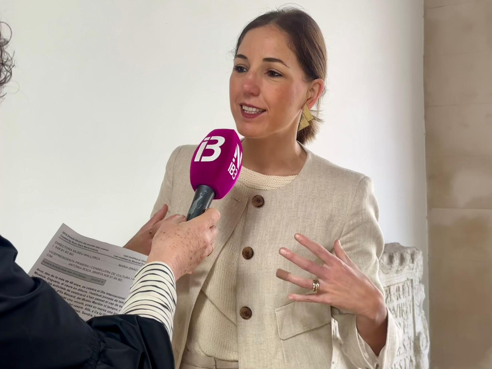 La vicepresidenta i consellera de Cultura i Patrimoni, Antònia Roca al Museu de Mallorca.