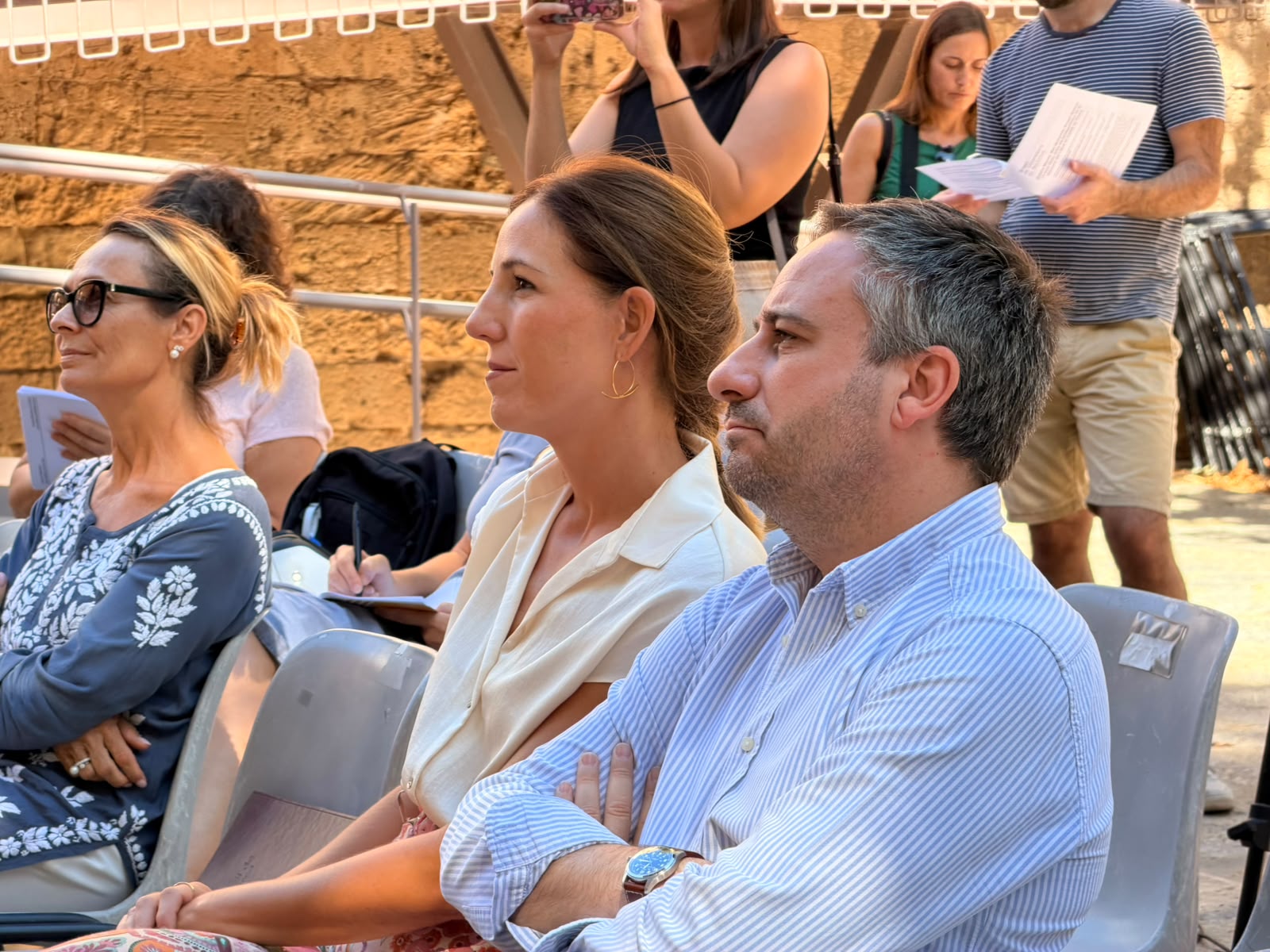 La vicepresidenta y consejera de Cultura y Patrimonio, Antònia Roca y el director insular de Cultura, Andrés Ferrer.
