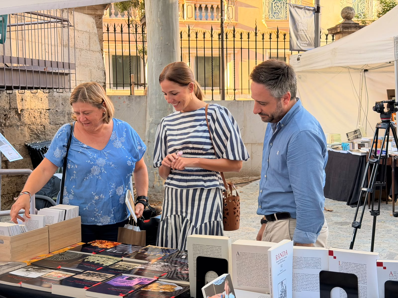 Inauguració 37a Setmana del Llibre en Català a la Misericòrdia.